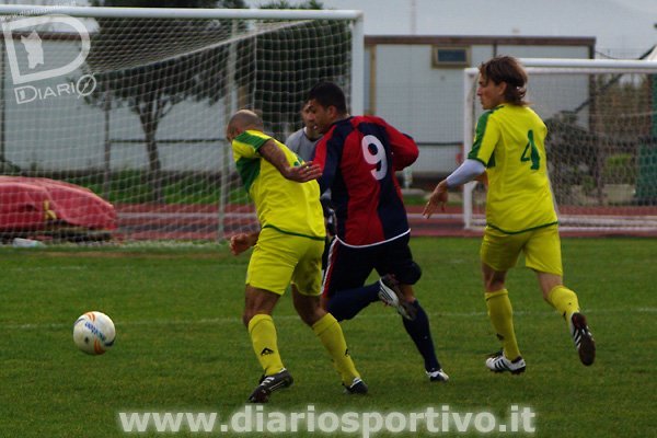 Stefano Carta ferma Patrick Ferreira Stefano Carta ferma Patrick Ferreira